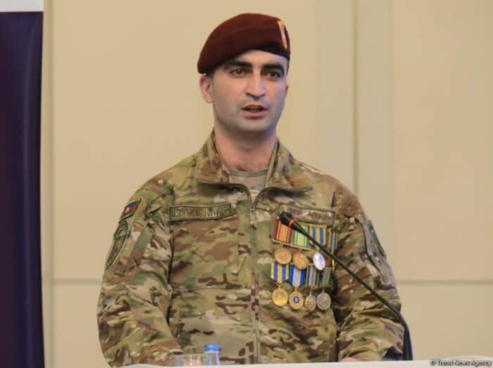 Capitaine Vasif Dilavarzadeh en uniforme - Photo courtoisie Du capitaine Vasif Dilavarzadeh