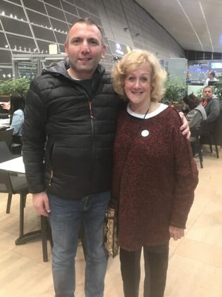 Nurit Greenger avec Arye Gut à l’aéroport Ben Gourion d’Israël, le 10 janvier 2019 - Photo Nurit Greenger