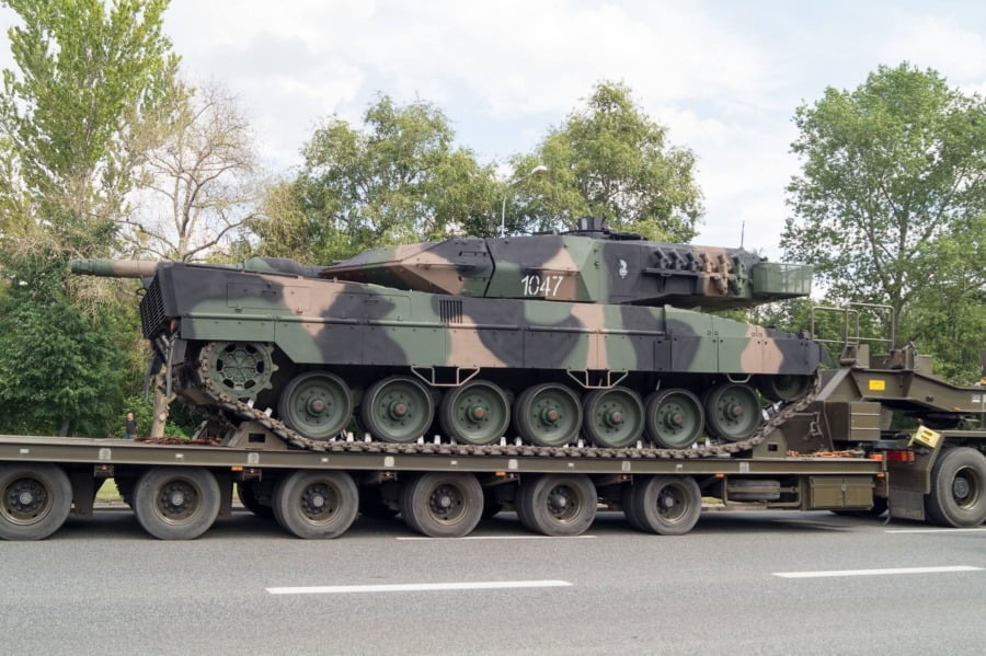 Léopard allemand Tank avec l’aimable autorisation de pixabay Michal Kryński