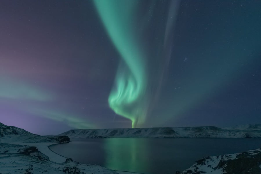 aurora-borealis avec l’aimable autorisation de pixabay et Kamil