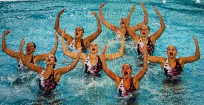 L’équipe israélienne de natation artistique qui a remporté l’or aux Jeux Européens - capture d’écran