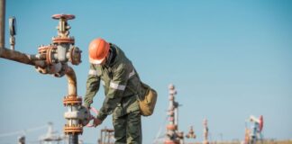 4 Dangers courants du travail dans un champ pétrolifère