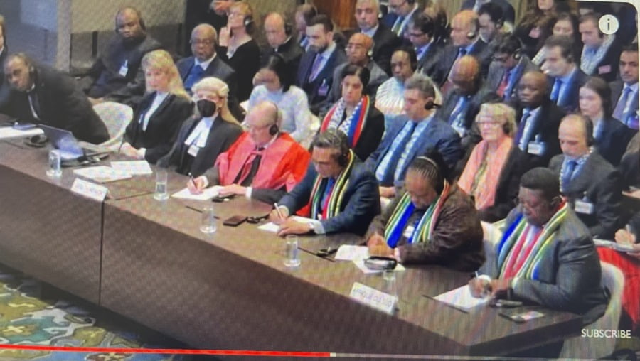 Cour de justice de la CIJ, délégation d’Afrique du Sud en bas à droite de la photo - capture d’écran