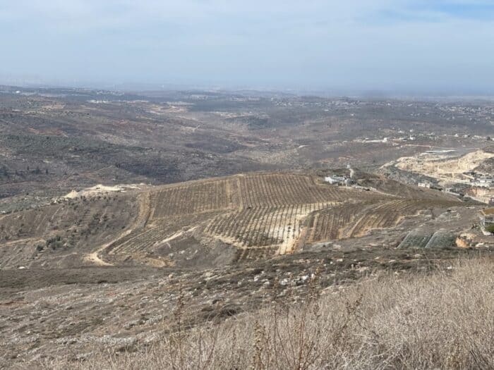 Une vue de la communauté de Yitzhar-יצהר, dans le nord de la Samarie (Shomron), jusqu’au littoral méditerranéen d’Israël - Photo : Nurit Greenger